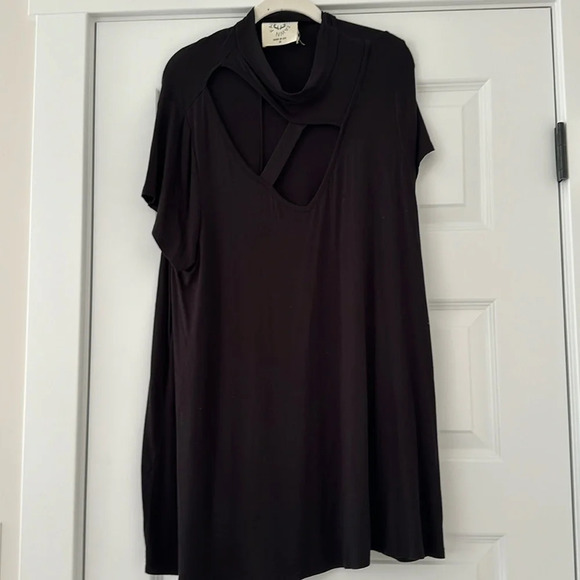 Nwot black tee w/open chest detail and high neck - Picture 1 of 3